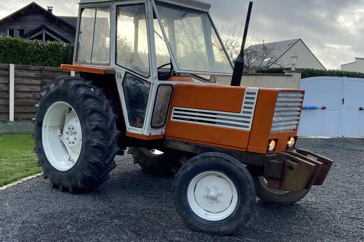 Photo 2 Tracteur FIAT Someca 780, restauré