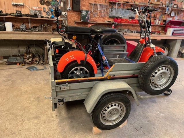 Photo 2 Scooter tricycle 2 places électrique 