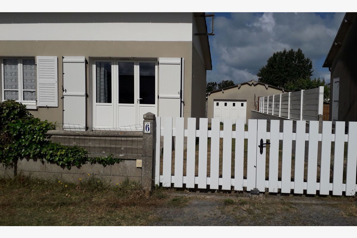 Hauteville-sur-mer, à louer villa...