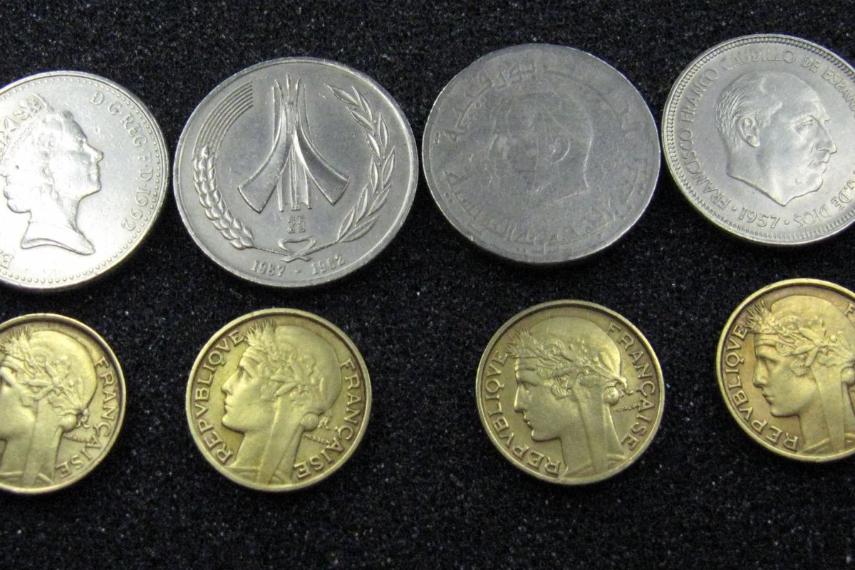 Photo 3 lot de 160 anciennes pieces de monnaie.