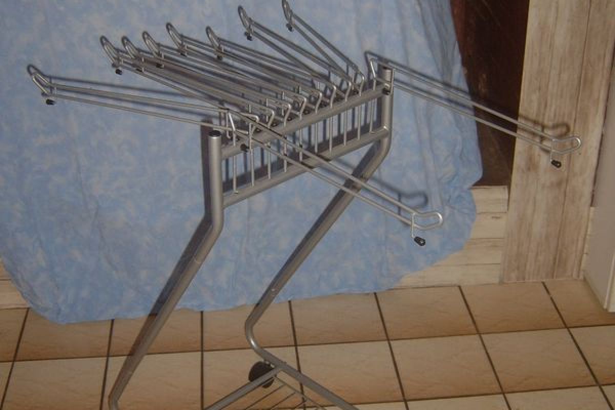 Photo 3 Dressing 10 double tringles métal pivotant sur roulettes, état neuf