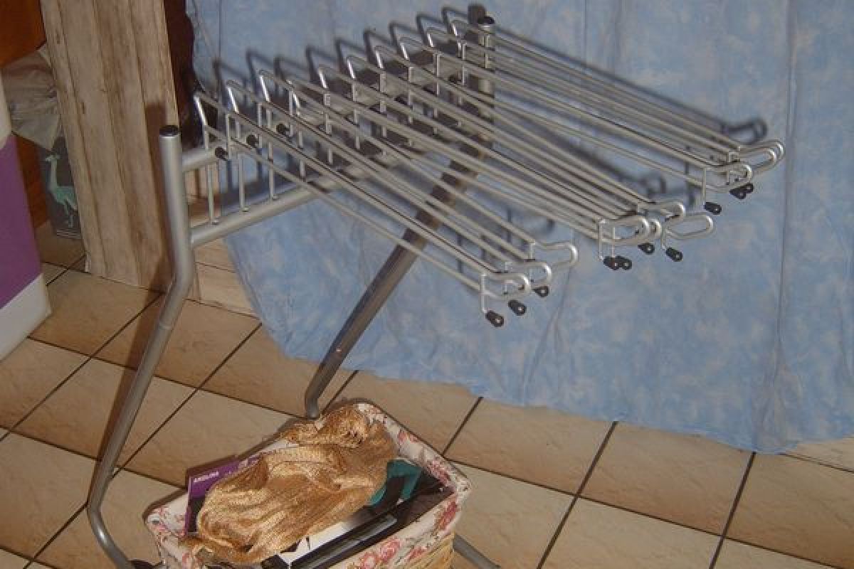Photo 2 Dressing 10 double tringles métal pivotant sur roulettes, état neuf