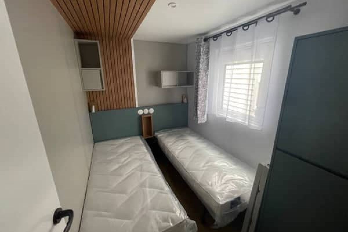 Photo 3  Vente Remorque maison mobile 40 pieds x 8 de type T2