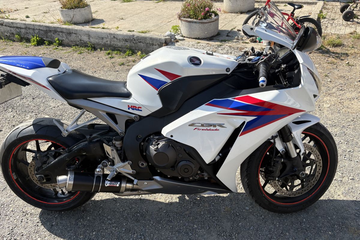 Photo 2 1000 cbr rr 