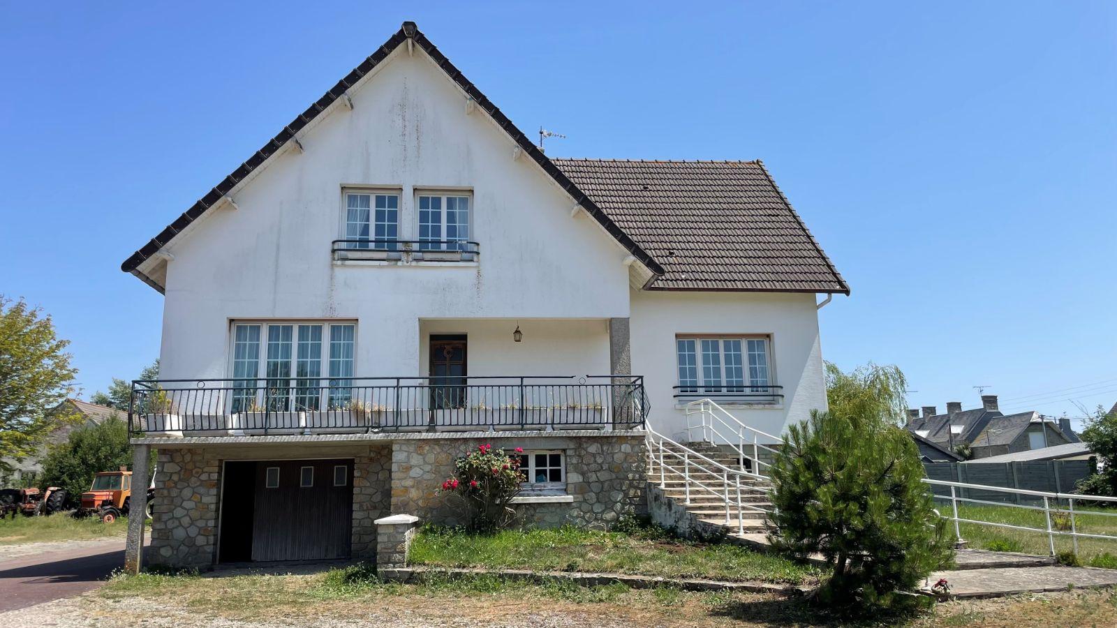 Maison avec spacieuse cuisine