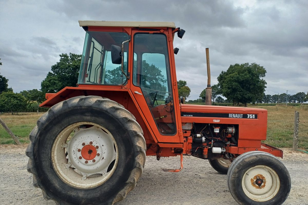 Photo 2 Renault 751