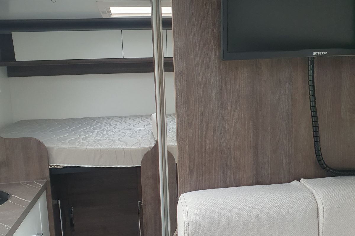 Photo 3 Camping-car Benimar YRTEO / Y 840