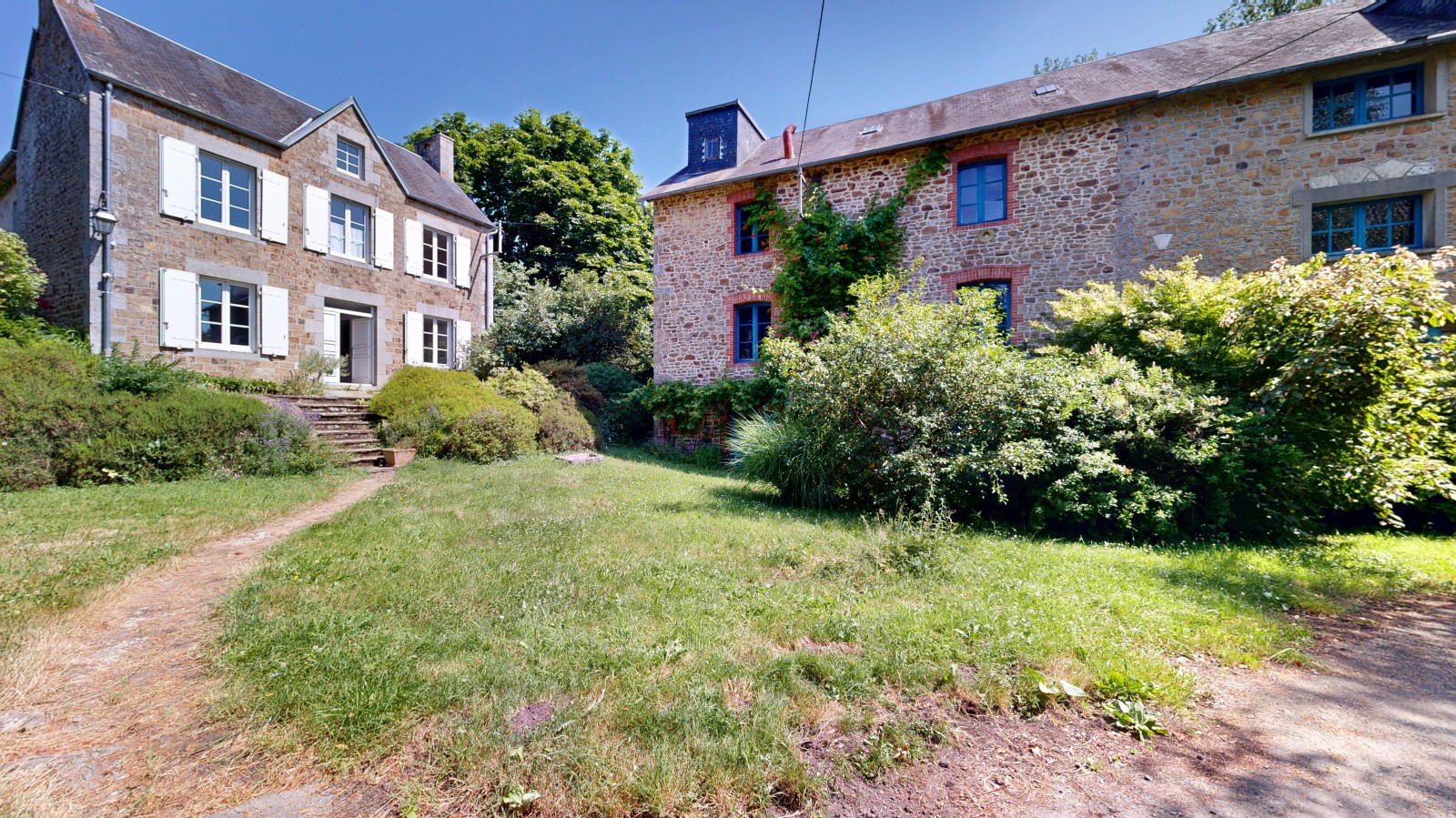 Photo 2 Propriété avec rivière et bois