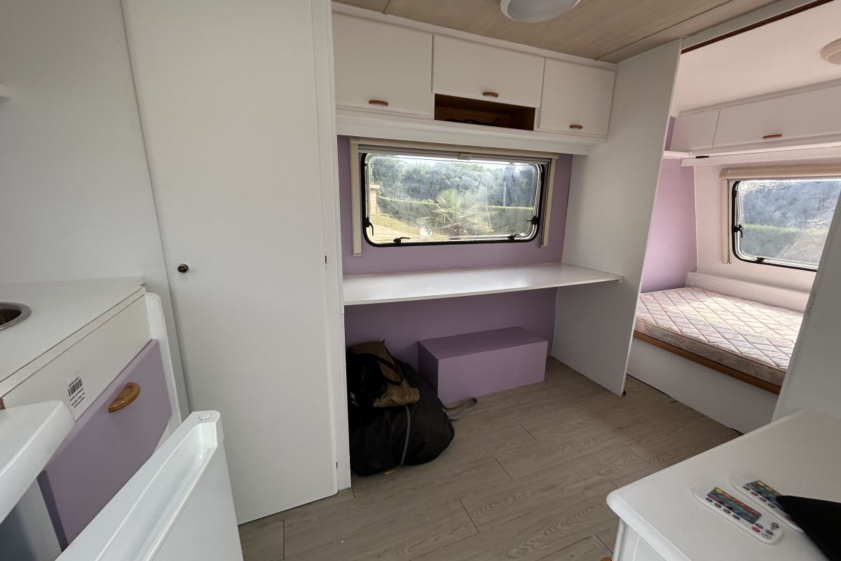 Photo 2 Caravane + Auvent