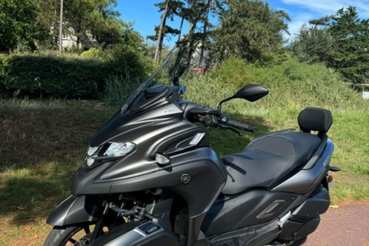 Tricity Yamaha 300 cm3