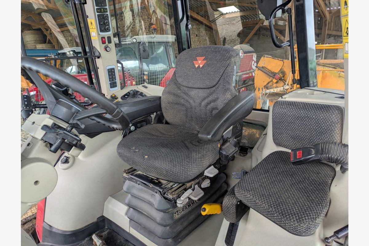 Photo 3 Tracteur Massey Ferguson 7715 S
