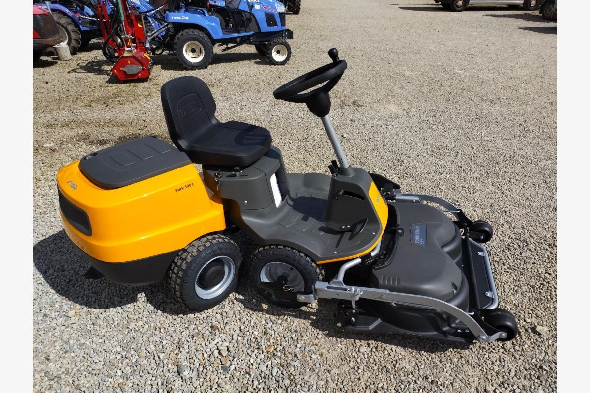 Tondeuse autoportée frontale articulée Stiga