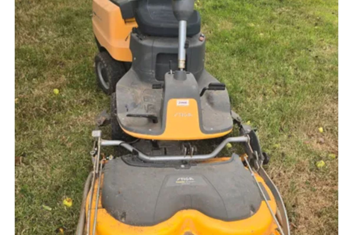 Photo 2 Tracteur tondeuse stiga Park 220