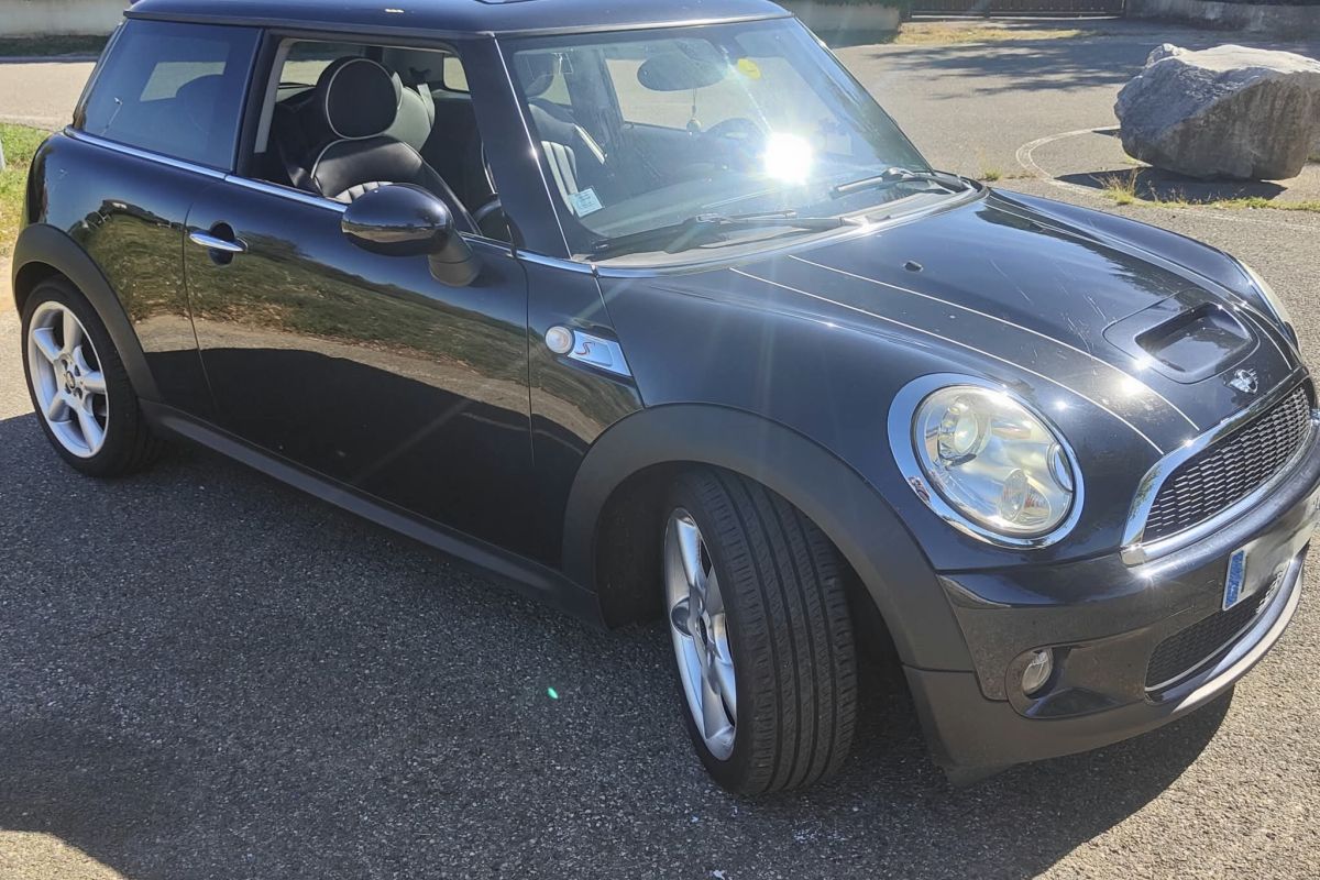 Photo 2 Mini Cooper S 1.6i Génération 2 R56 174CV Automatique 6 rapports