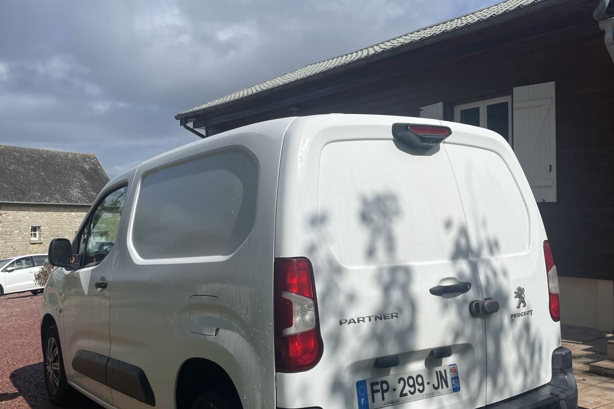 Photo 2 Peugeot Partner fourgon standard 650 kg Bluehdi 100 s&s bvm5