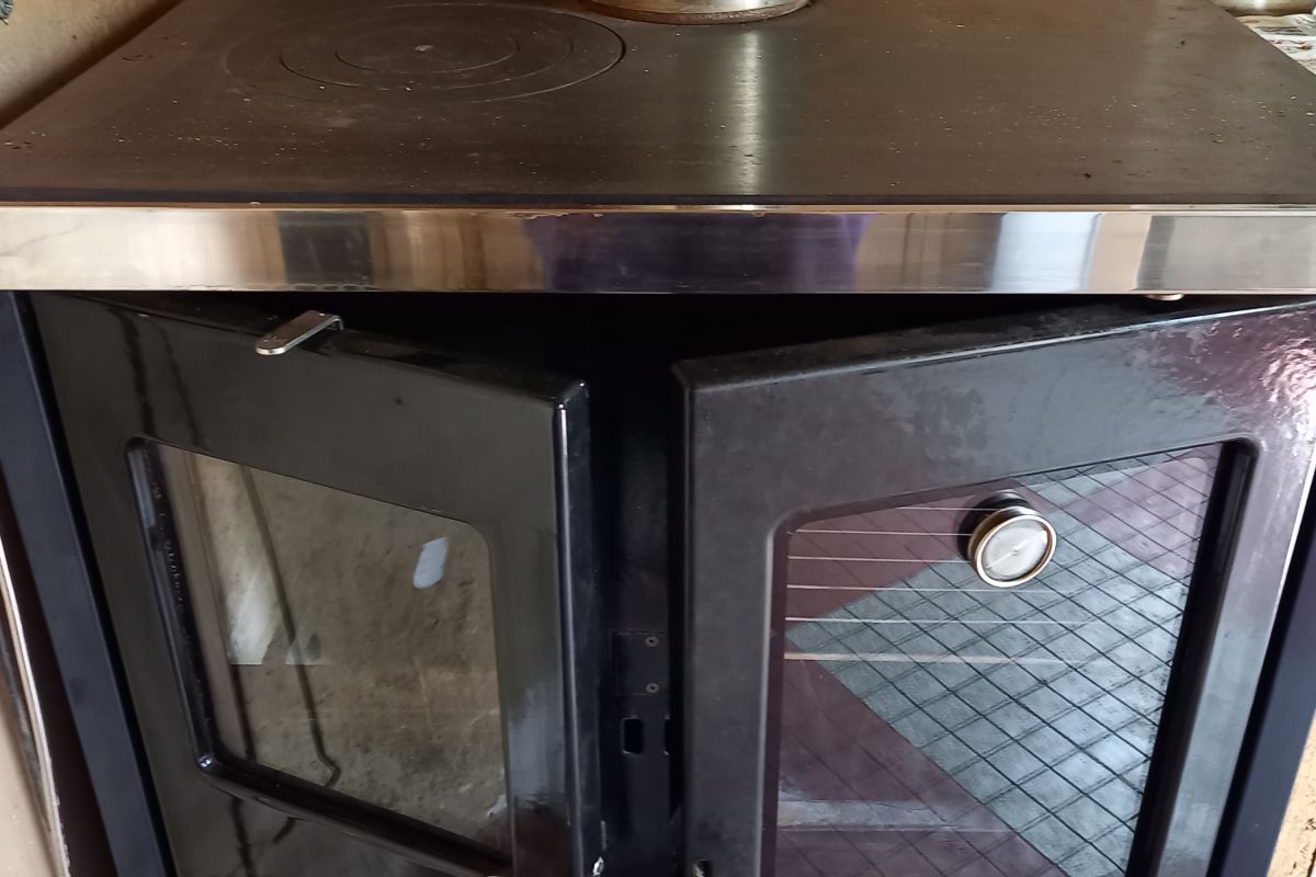 A vendre cuisinière à bois 