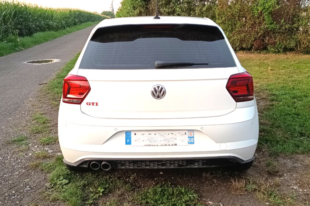 Photo 2 Volkswagen Polo GTI 2.0 TSI 200 chevaux DSG6