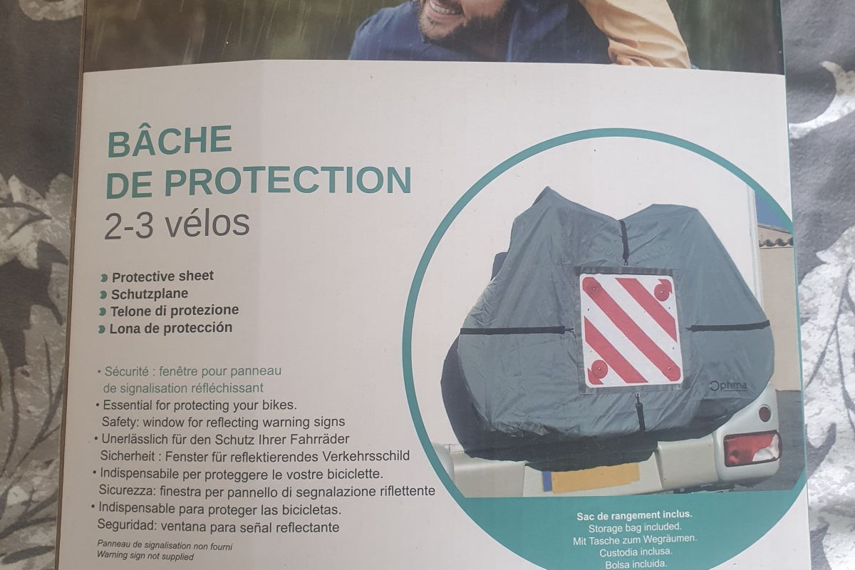 Bâche protège vélos pour camping-car