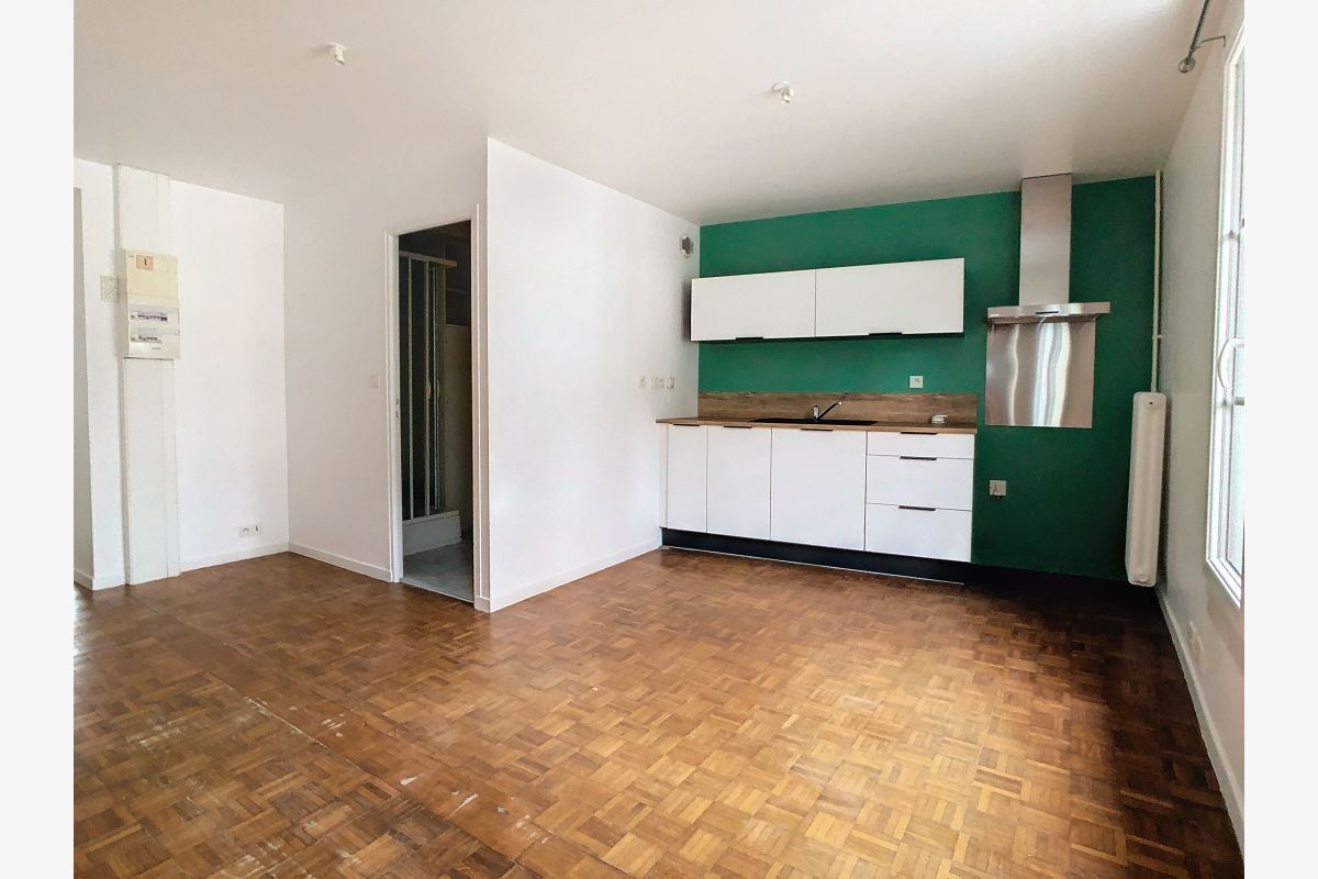 exclusivité, loue F2 de 35.85m2 av. pièce de vie av. coin cu