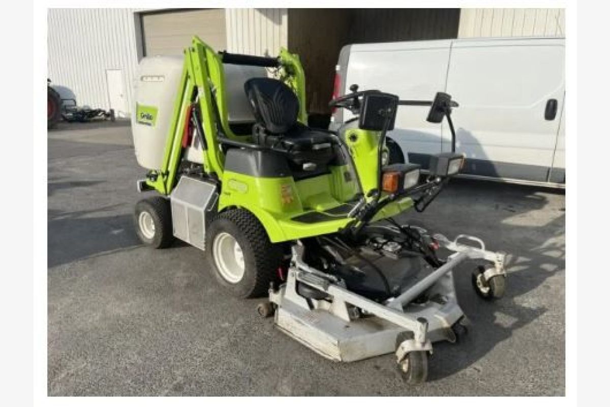 Tondeuse autoportée diesel Grillo FD 900 4WD