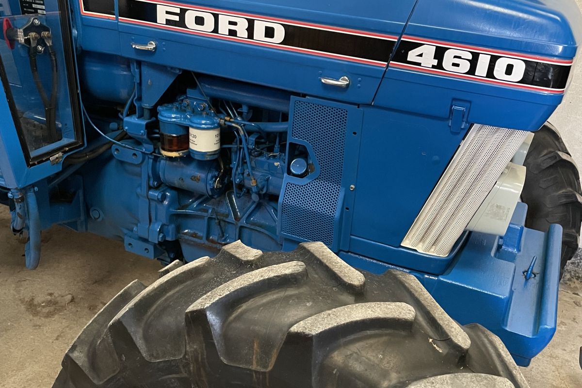 Photo 3 Tracteur FORD 4610