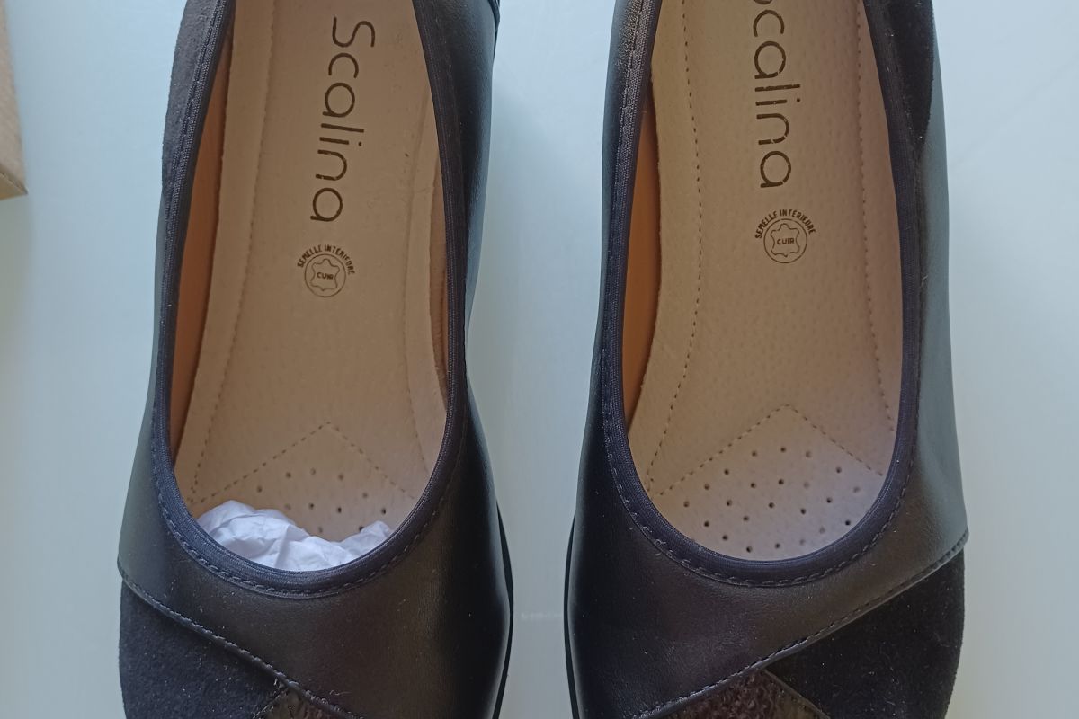 Mocassins vernis noir neufs