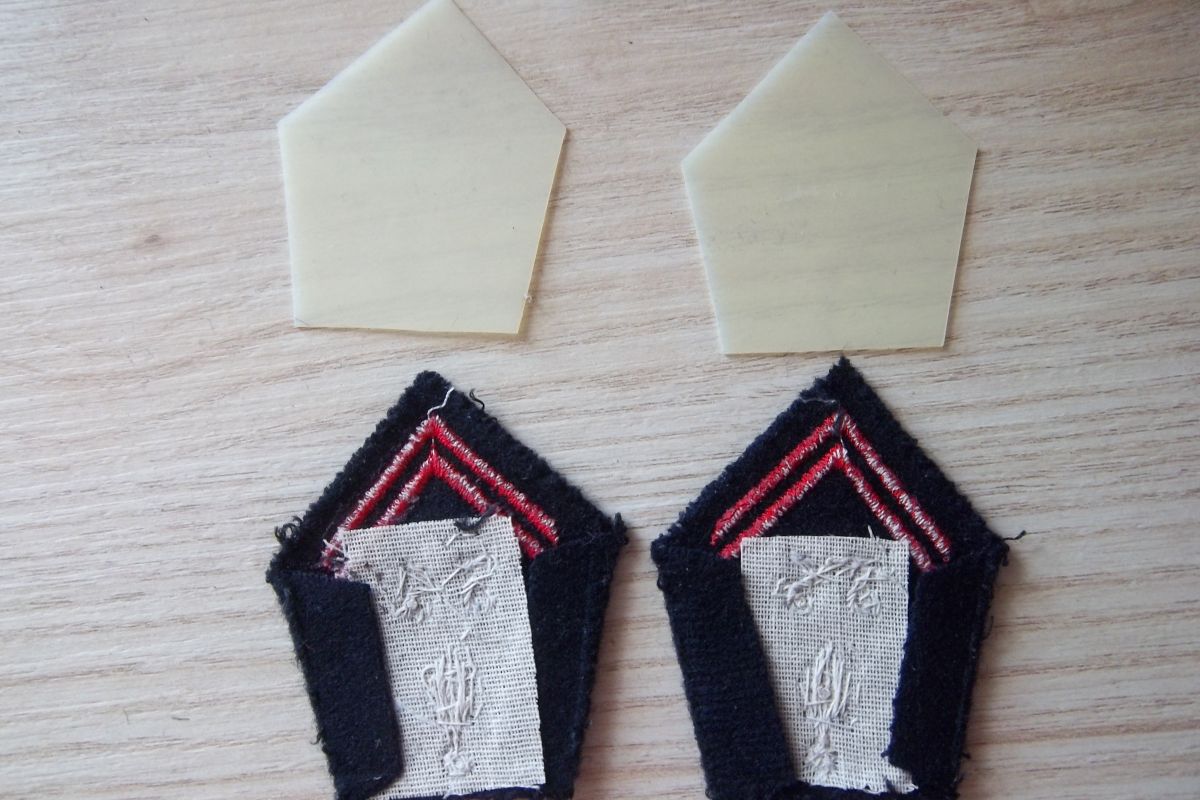 Photo 2 pattes col 35e régiment d'infanterie collection militaire