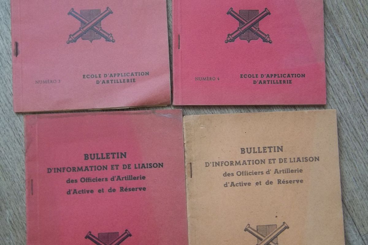 Photo 2 lot revues officiers artillerie années 50 collection militaire
