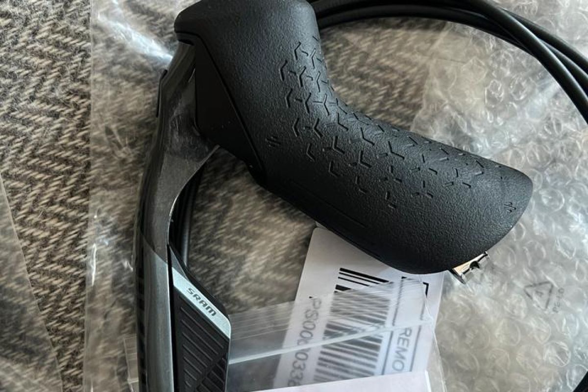 Photo 2 Manettes SRAM Rival AXS E1