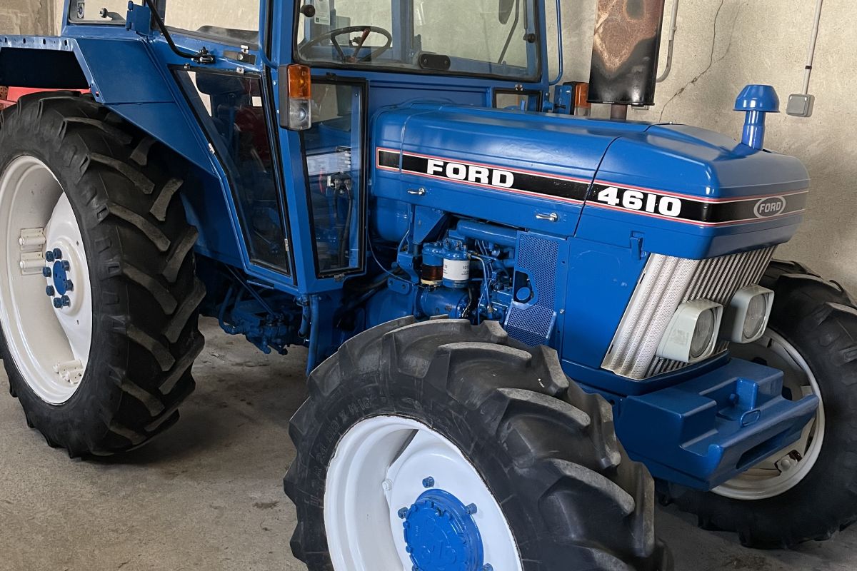 Tracteur Ford 4610