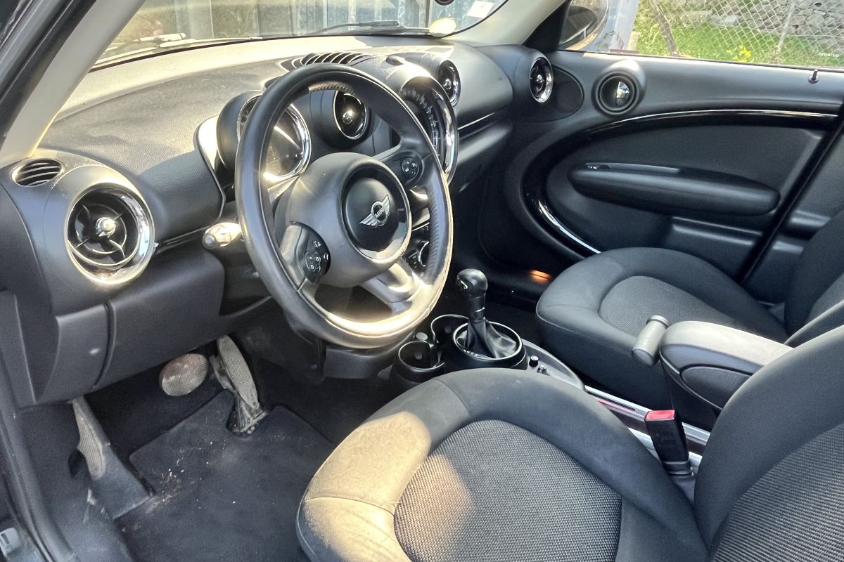 Photo 3 Mini Cooper Countryman 2.0 112cv Uniquement Pro