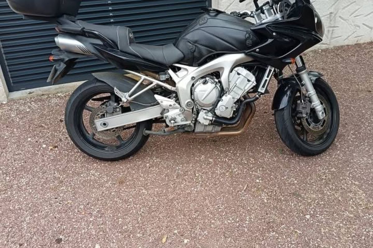 Yamaha FZ6