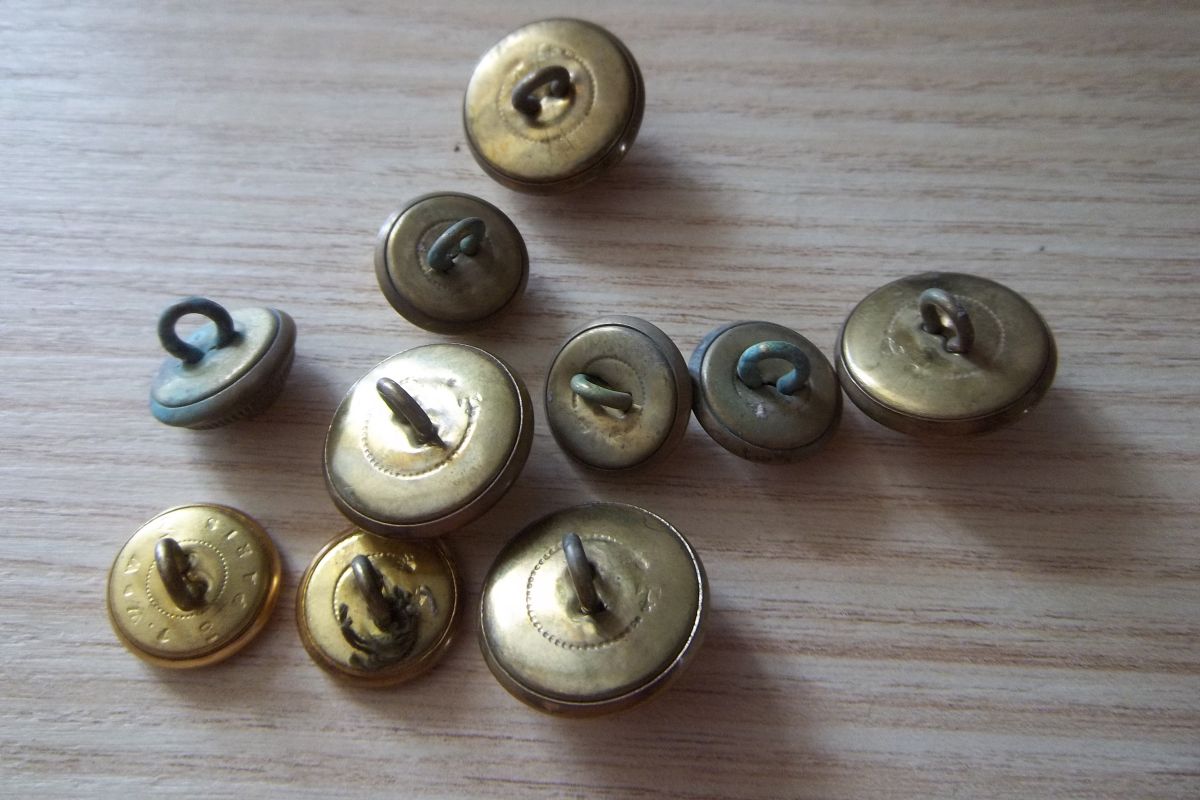 Photo 3 Lot de boutons anciens infanterie collection militaire
