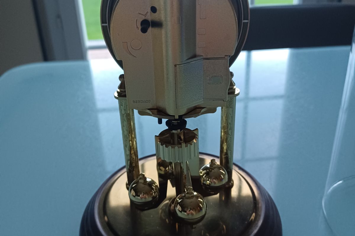 Photo 2 Pendule Vintage Kundo globe en verre