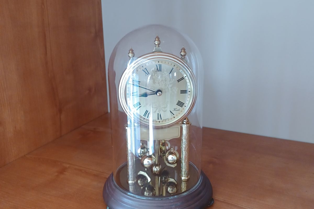 Pendule Vintage Kundo globe en verre