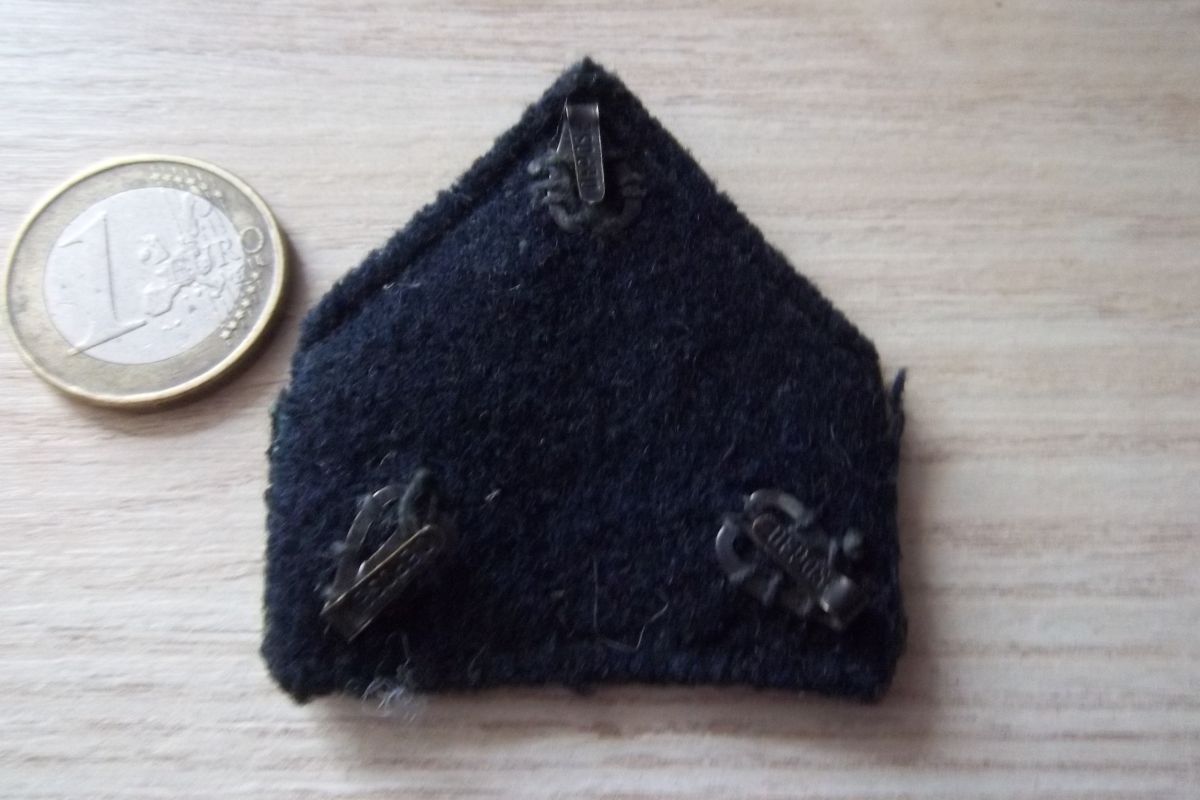 Photo 2 insigne grade militaire caporal galon armée