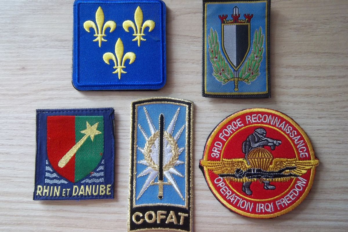 Lot écussons militaire collection armée patch insignes