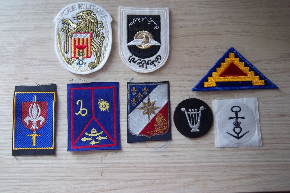 Photo 2 Lot patchs écussons insignes militaire armée vintage