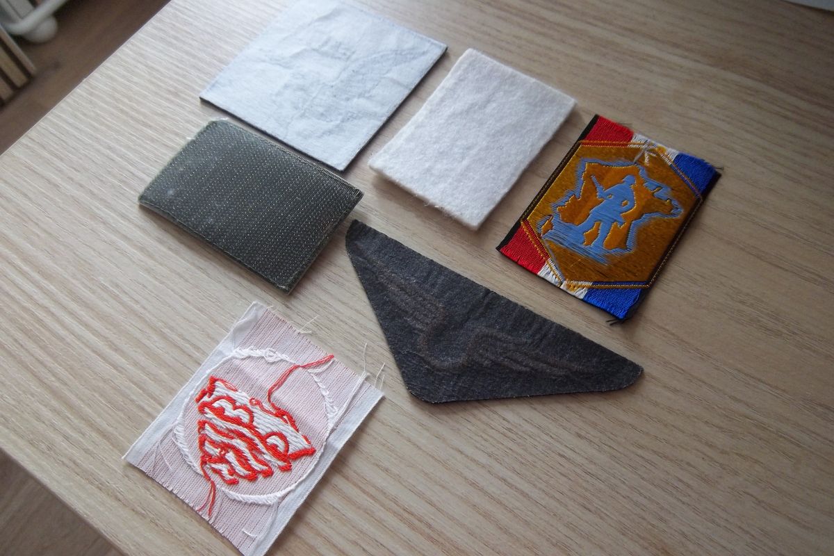 Photo 3 Lot écussons militaire insignes collection armée