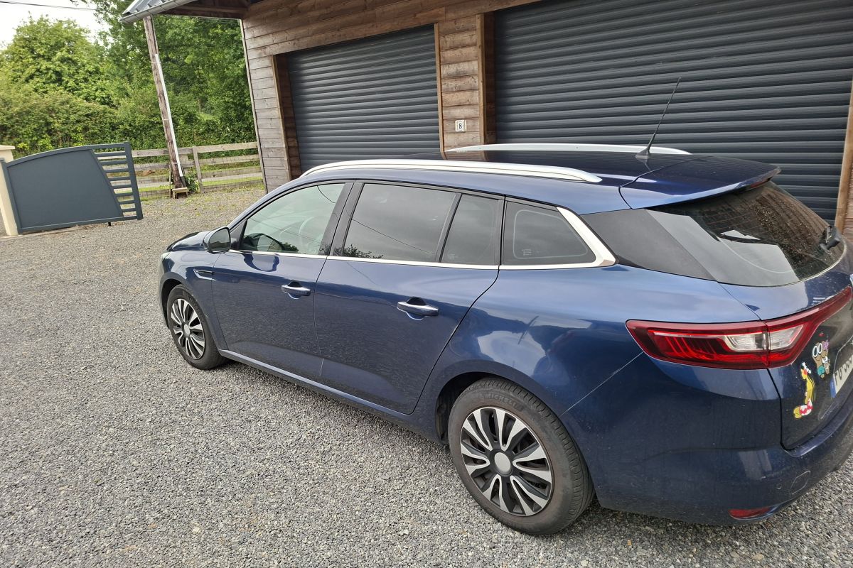 Renault Mégane IV estate Business 1.5 blue dci 115 automatique