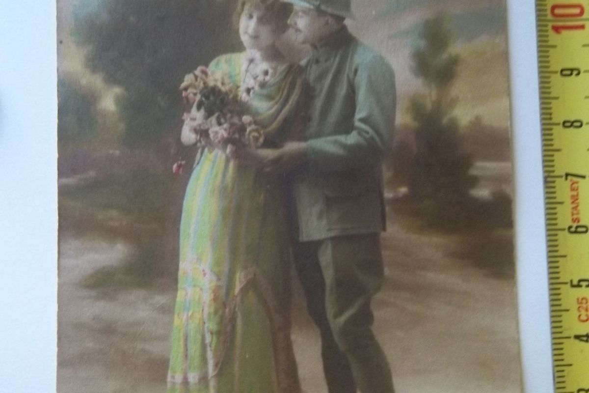 Carte postale ancienne "Le Roman du Poilu" écrite en 1918