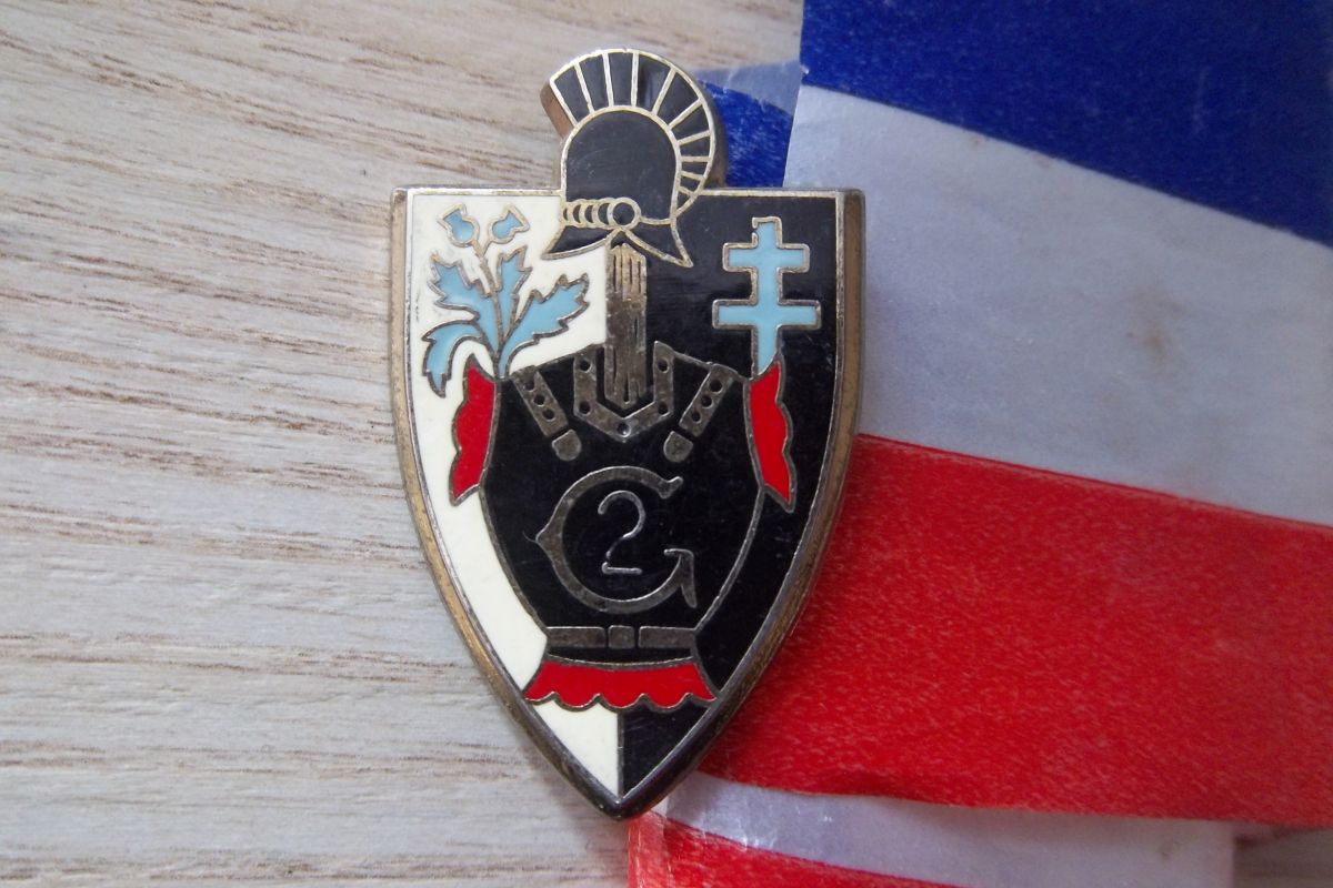 insigne militaire 2 éme régiment du génie ( Delsart ) H330 collection