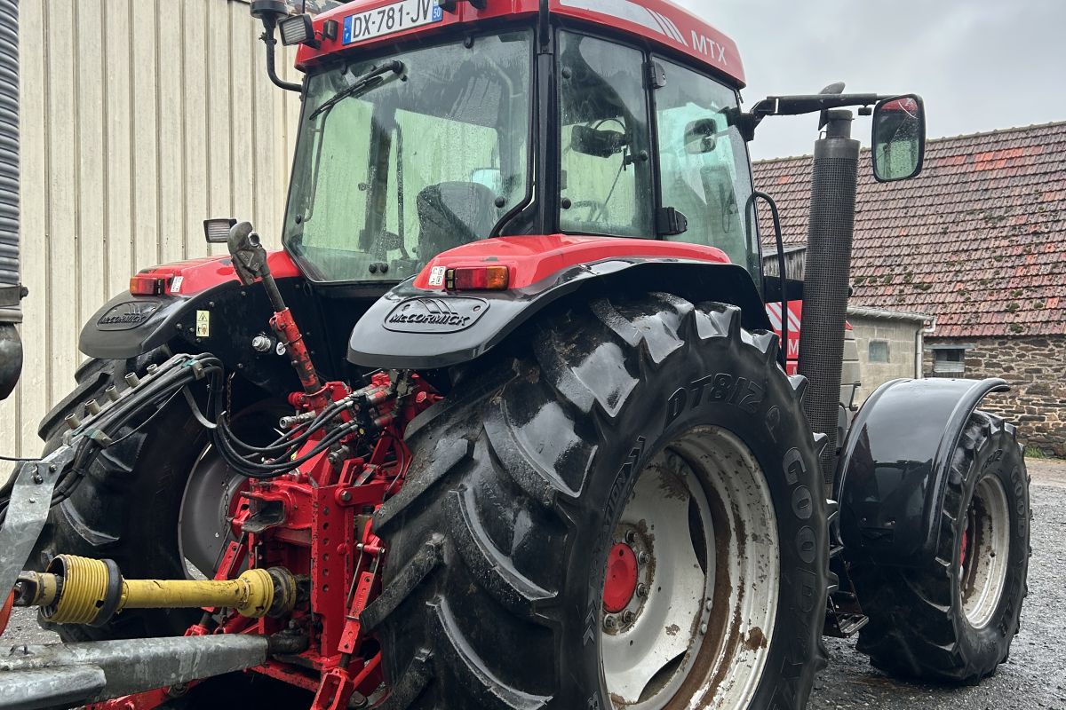 Photo 3 Mc Cormick mtx135