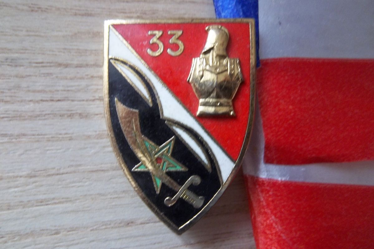 Photo 2 insigne 33e régiment génie 1965-1978 (drago) collection militaire