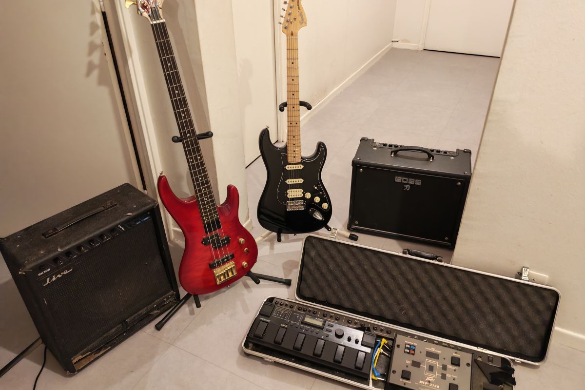 Lot instruments de musique (électrique) 