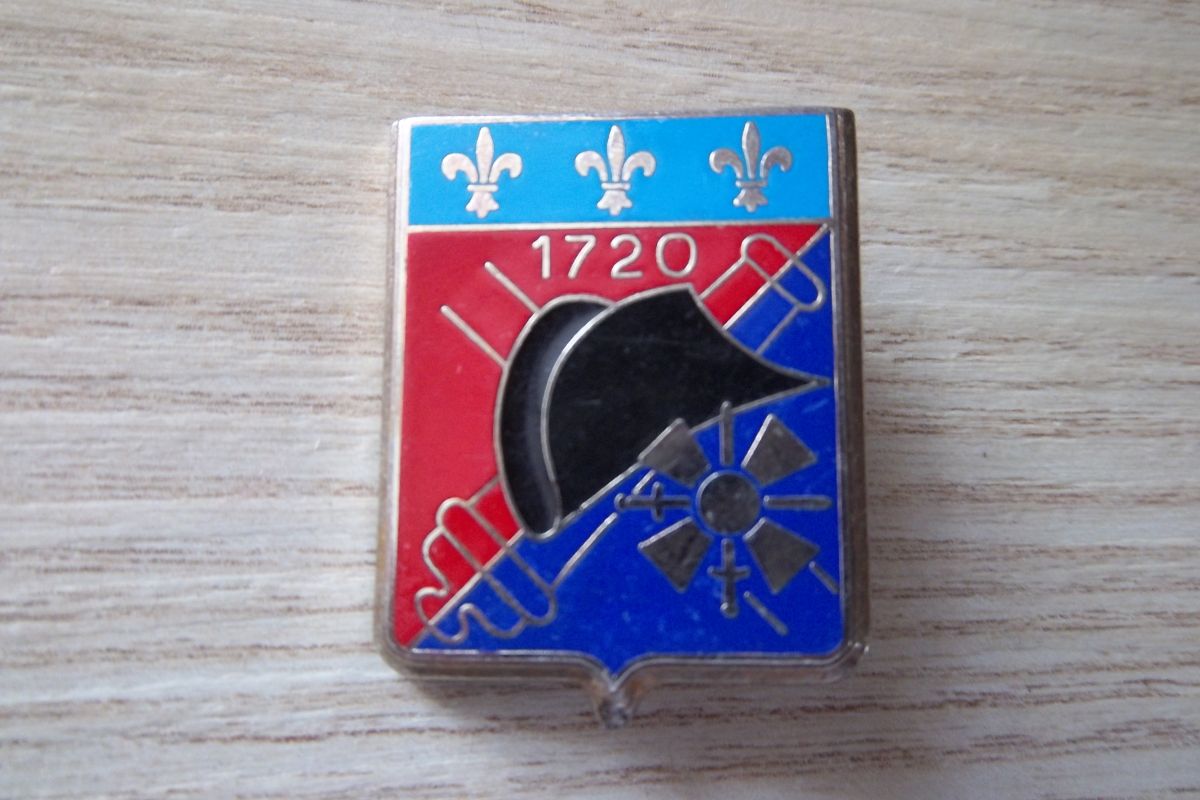 insigne militaire 4 e régiment d'artillerie (4e RA) Delsart H2483