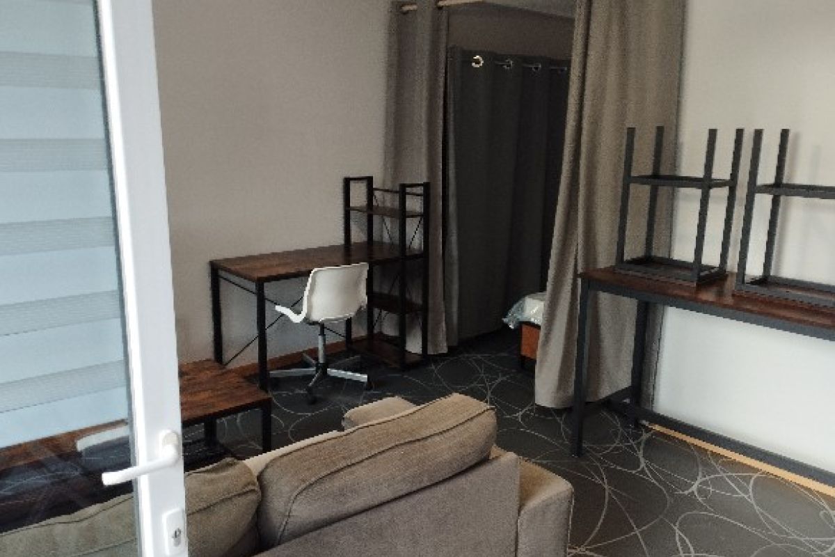 Location studio meublé 27 m². TCC