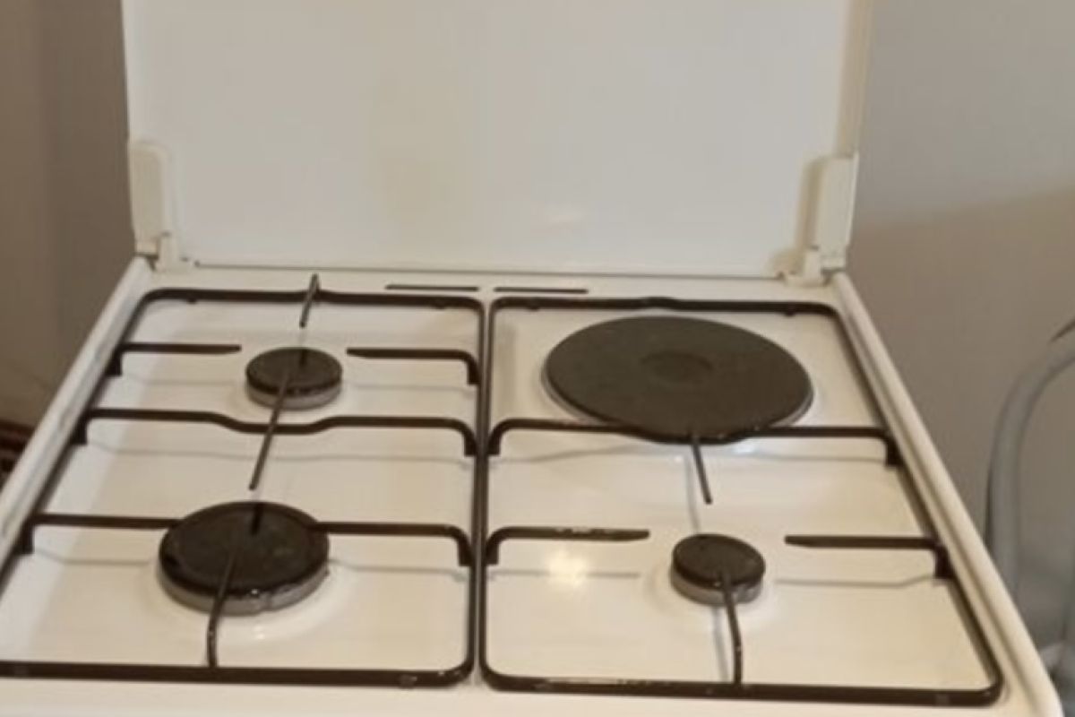 Cuisinière à gaz avec four électrique marque Electrolux