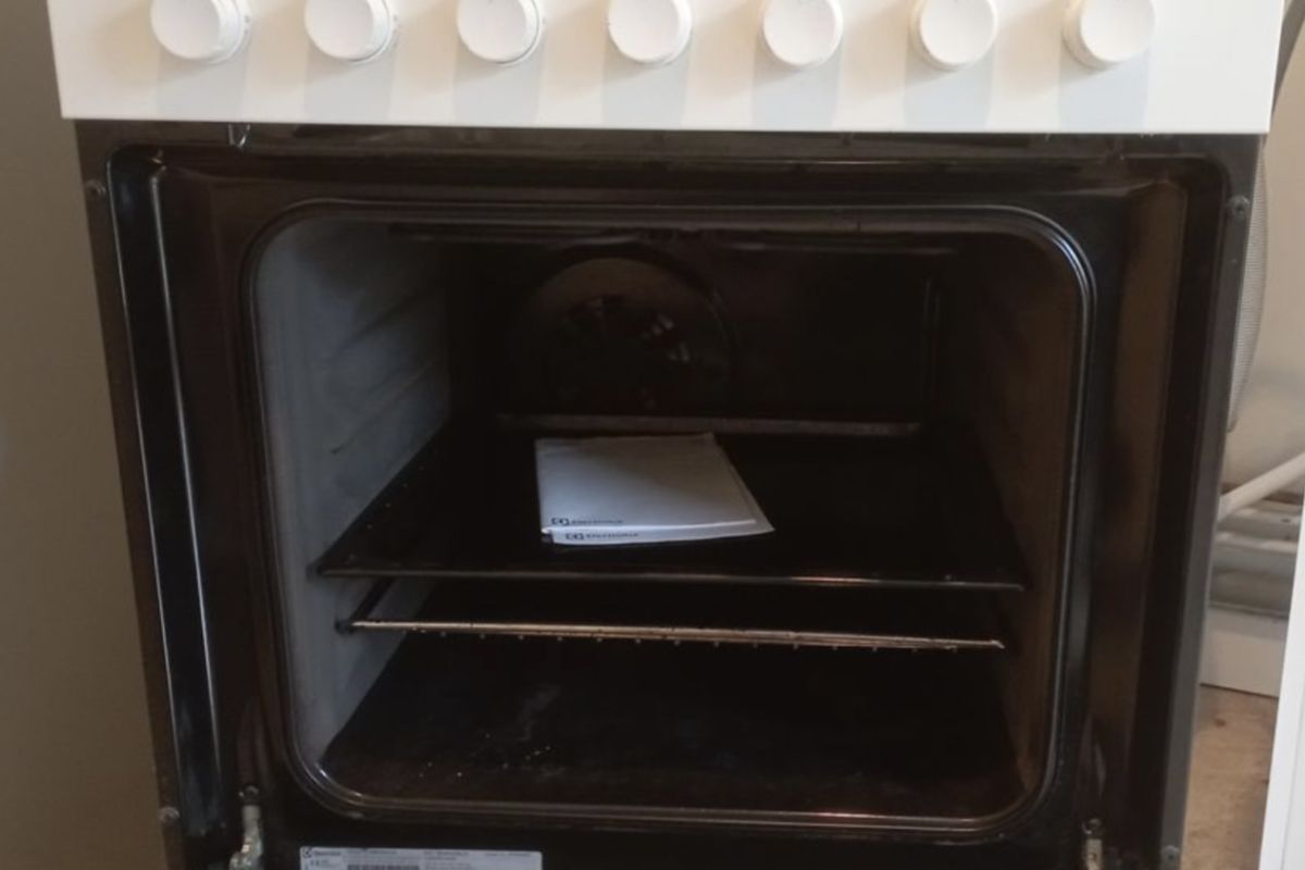 Photo 2 Cuisinière à gaz avec four électrique marque Electrolux