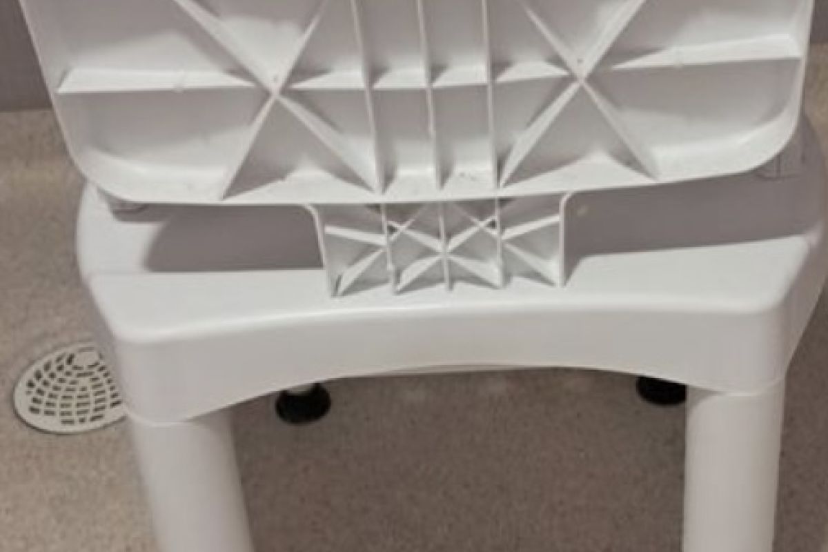 Photo 2 Chaise médicale de douche ergonomique